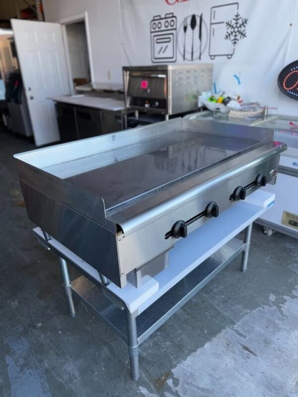 48" Thermostat Griddle w/ Equipment Stand - Image 4