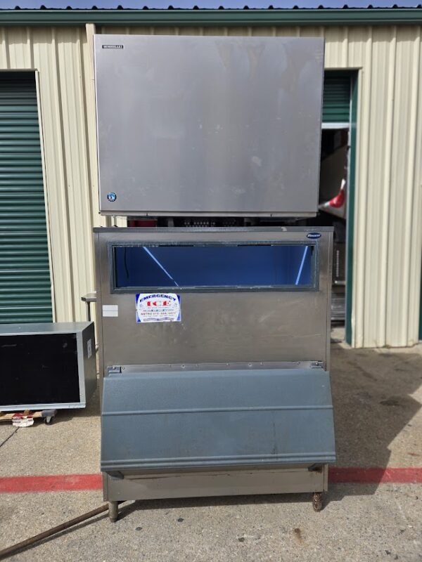 Hoshizaki Ice Machine w/ Bin Included - Image 3