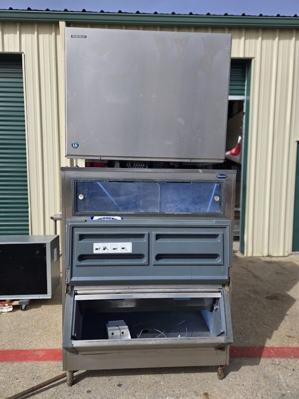 Hoshizaki Ice Machine w/ Bin Included - Image 2