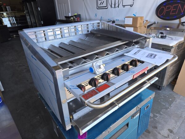 MagiKitch'n 36" Natural Gas Charbroiler/Grill FM-RMB-636 - Image 3