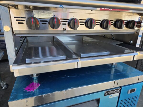 MagiKitch'n 36" Natural Gas Charbroiler/Grill FM-RMB-636 - Image 6