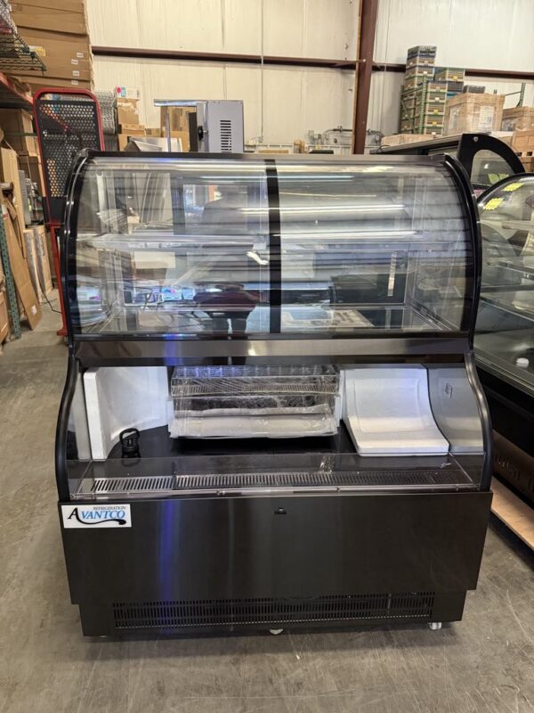 Avantco Grab N' Go Merchandiser Cooler - Image 2