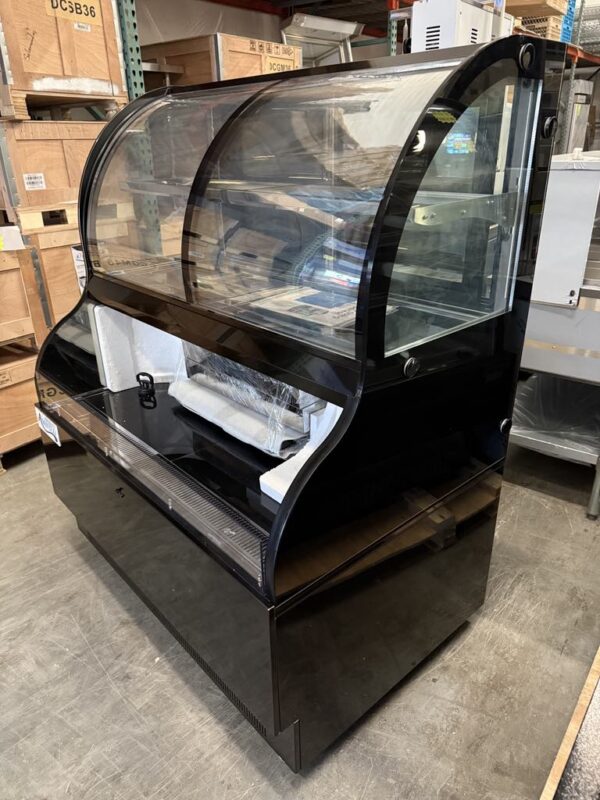 Avantco Grab N' Go Merchandiser Cooler - Image 4