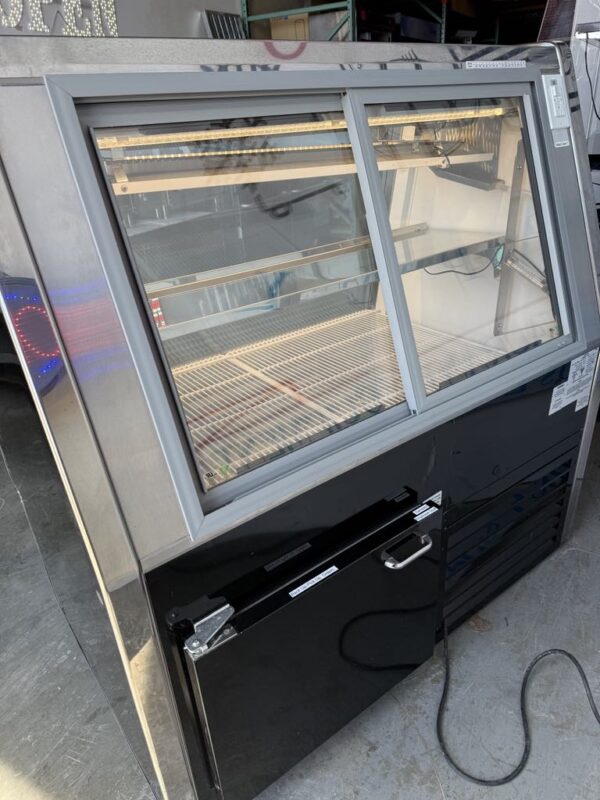 Howard McCray 48" Refrigerated Deli or Dessert Showcase Display - Image 7