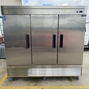 New Dukers 3-Door Refrigerator Cooler D83R