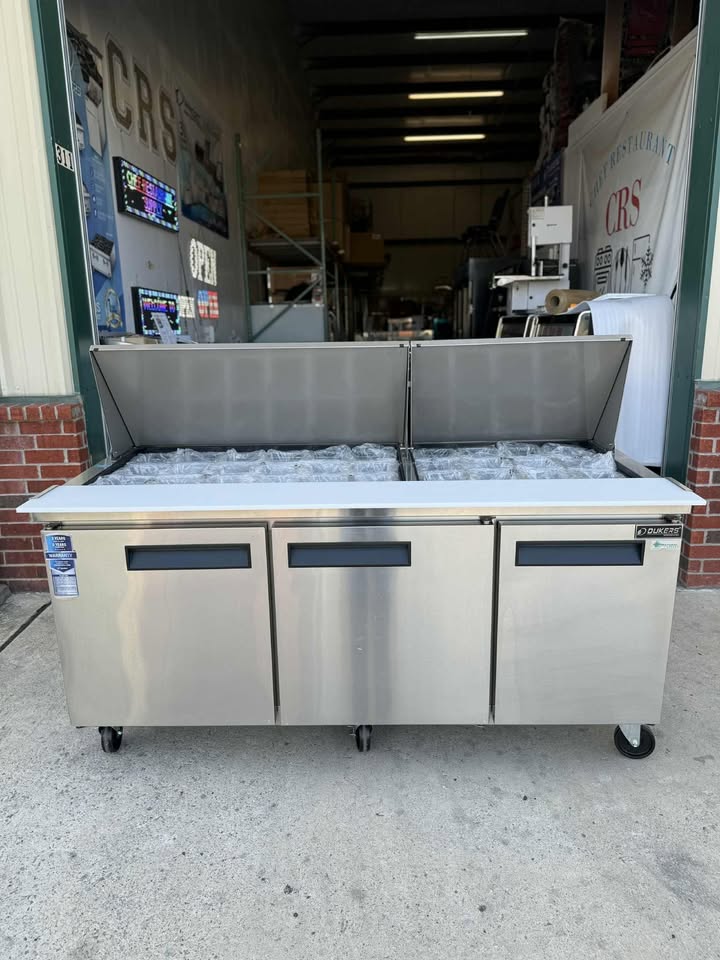 New 72" 3-Door Refrigerated Mega Sandwich Prep Table, 72" Mesa de Preparacion Mega Top Refigerador - Image 5