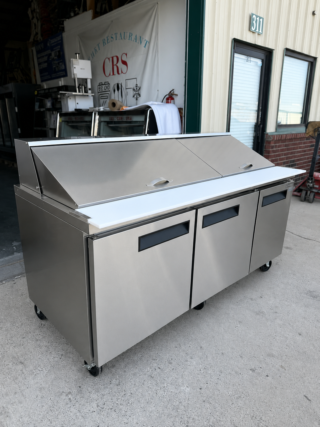 New 72" 3-Door Refrigerated Mega Sandwich Prep Table, 72" Mesa de Preparacion Mega Top Refigerador - Image 2