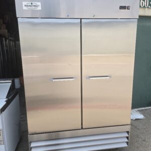 MainStreet 2-Door Solid Door Freezer BMR-49-F Commercial, Congelador de 2-Puertas Comercial